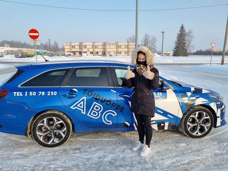 õpilane sõiduõppeautoga